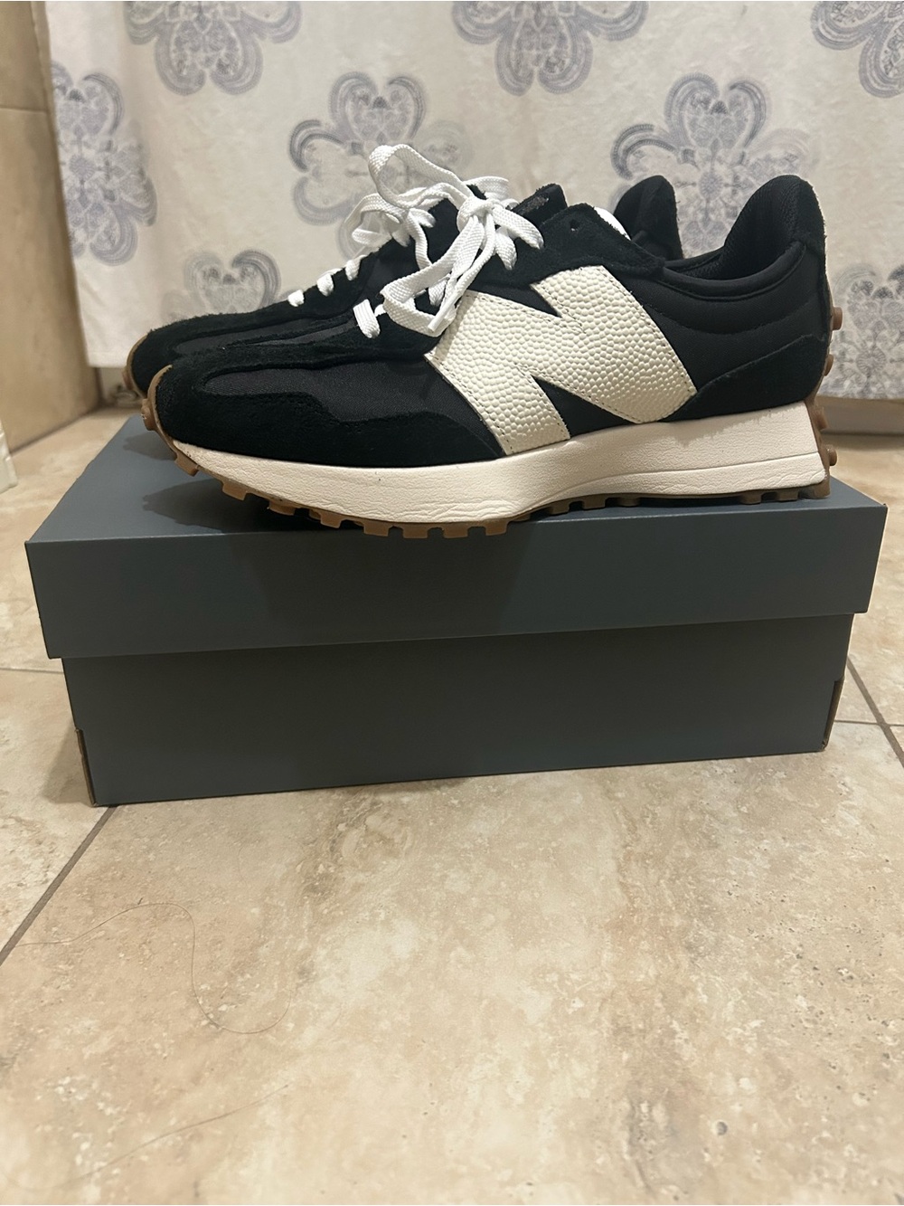 New Balance 327 Women’s Black & White Sneakers